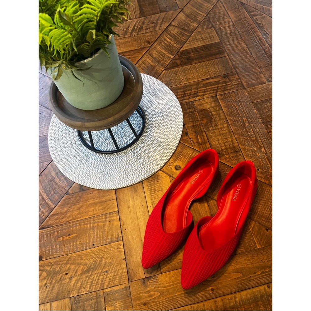 Pointed-Toe Flat